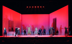 엄기준·김수로 연기파 총출동...연극 ‘시련’, 마녀사냥 집단적 광기 속 무력한 개인