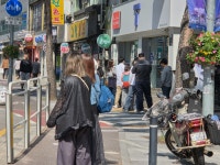 “SKT 대리점 앞 오픈런”...유심 관련주도 ‘오픈런’