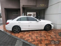 아파트 입구 막아선 ‘주차 빌런’...차 빼달라 하니 “엄마가 주차했는데 왜!” 버럭