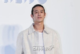 빈지노, 세계 뻘건디의 날 게시물 논란…정치적 의도 부인하고 사과
