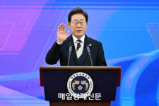 디스카운트스토아주 | 디스카운트 해소 기대감… 지주사株 일제히 강세 [특징주]