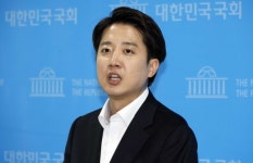 이준석 ‘젓가락 발언’ 후폭풍…의원직 제명 청원에 28만명 동의 ‘폭발’