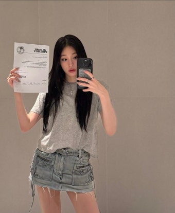 신세계 정유경 회장 딸 문서윤, 혼성그룹으로 데뷔
