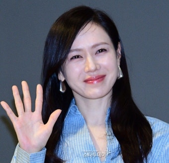 진짜 손예진? 부계정 ‘발예진’에 난리 난 팬들…왜?