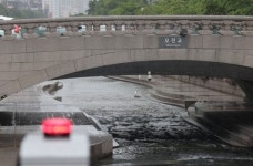 [속보] 서울 호우 동부간선 곳곳 통제…성동JC->군자교 등은 전면통제
