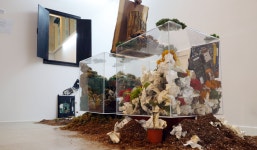 오원 작가 “질문하면 즉시 답주는 AI···사유 사라지는 사회 풍자”