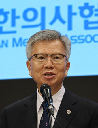 의협 “대통령 진심 느껴졌다...정은경 장관 임명돼야”