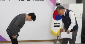 노동장관, 한국노총 찾아 노란봉투법에 맞장구