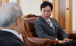 “하청업체 수백 곳과 일년내내 임단협해야 할 판”...반기업법 통과 임박, 산업계 비상