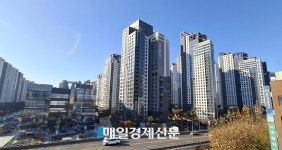 [단독]삼성물산, 시니어 홈케어 로봇 사업 본격화…원베일리에 어르신 말동무해주는 로봇 푼다