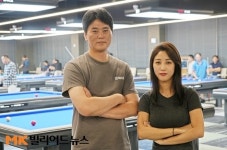 프로당구 선수 신주현 이하니 일산에 당구클럽 ‘캐롬스페이스’ 오픈