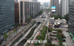 청계천 복원 20년, 시민의 쉼터이자 서울의 랜드마크로