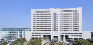 “차 뒷자리서 뭐 했어?”…아이돌 협박 렌터카 사장, 집행유예