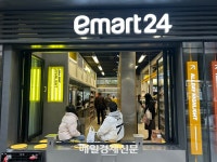 [현장] “피규어·커피·화장품 다 있다”…성수에 ‘이색 편의점’ 낸 이마트24