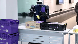 휴머노이드로 물류 비용 절감 편의점업계도 AI 활용 속도