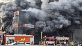 시커먼 연기 ‘활활’…남양주 별내 이륜차 정비업체서 화재