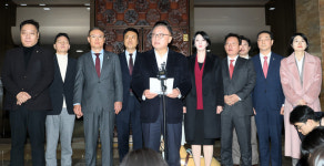 “장동혁 지도부 물러나라”...한동훈 제명에 친한계 의원 16명 집단 성명