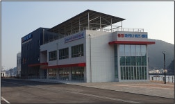 통영 앞바다에 ‘해양레저산업 거점’ 닻 올렸다…마리나비즈센터 준공