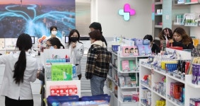“약 팔아서 수억원 월세 감당 된다고?”…외국인 쇼핑 성지 ‘명동 K약국’