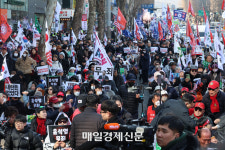 [포토] 윤석열 전 대통령 무죄 외치는 시민들