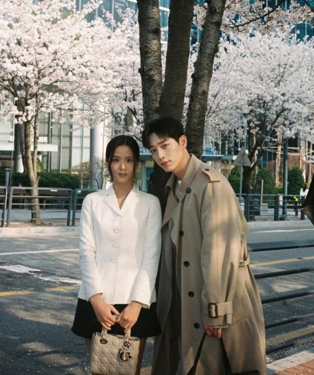 지수 서강준 열애설? SNS 사진·뉴욕 목격설·커플링 의혹 총정리