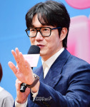 [포토] 성시경, 차별화된 ‘더시즌즈’