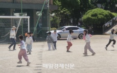 아이들에게 운동장 돌려줬더니…학폭 가해자에 생긴 놀라운 일