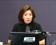 나경원 “법사위원장 그나마 추미애가 낫다…서영교는 근본 자격 안돼”