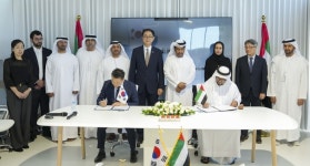 UAE로 수출되는 K-딸기 수직농장...260만달러 수주