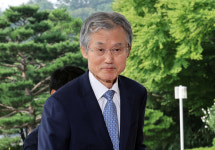 [속보] 김민석, 조희대에 “내란공범 길 자청…당장 나가시라”