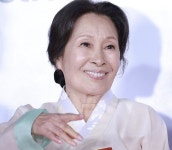 ‘85세’ 김혜자, 컨디션 난조로 신작 무대인사 결국 취소