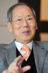 [거인에게 길을 묻다] 얘기해봐라   한마디 후 듣기만…