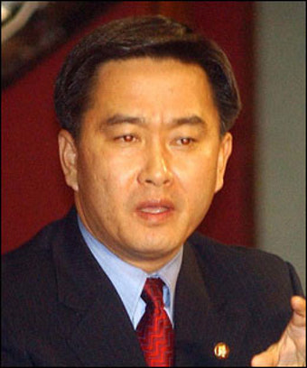 '세종시 갈등' 공격수가 바뀌었다