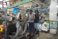 불법체류자 고용 안하면 공장 문닫을 판