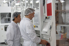 호황 맞은 신성홀딩스 태양전지 증평공장 가보니…