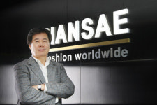 [CEO&Story] 이용백 한세실업 대표