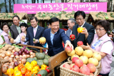 삼성 농산물 직거래장터 1만명 몰려 성황