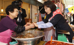 재래시장에 달려간 羅