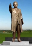 박정희 前 대통령 동상 구미 생가서 공개