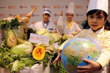 음식물 낭비 줄여 환경 보호하자