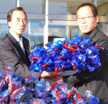 이상홍씨, 11년간 노인·장애인들에 지팡이 1만7000여개 선물