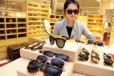 신세계 센텀시티 ‘슈퍼 선글라스’ 인기