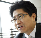 [행복한 100세시대] 담뱃값 등 매월 33만원만 아껴도 금융투자상품 활용땐 30년후 4억 확보