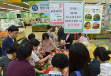 낙과피해 사과 반값에 팝니다