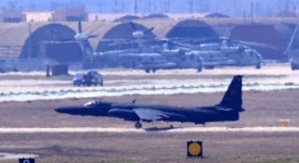 [사진]격납고로 향하는 U-2고고도정찰기