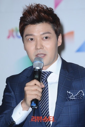 ‘히든싱어’ MC 전현무 “감동, 내가 입을 닫고 있으면 된다” 폭소