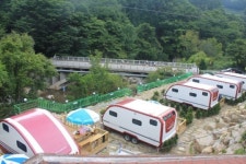 [야호! 캠핑] 카라반… 장비 걱정없이 럭셔리하고 우아하게