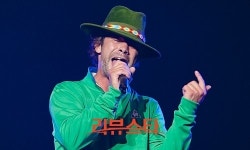 [포토] 자미로콰이 제이케이, 눈 감은 채 열창