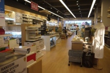 생활 소품·체험공간 갖춘 백화점식 구성 눈길 확 끌어