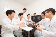 겨울철 반복되는 턱관절 질환, 양악수술 외 어떤 치료방법이 좋을까?